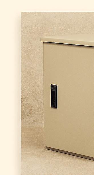 Free‑standing enclosure
